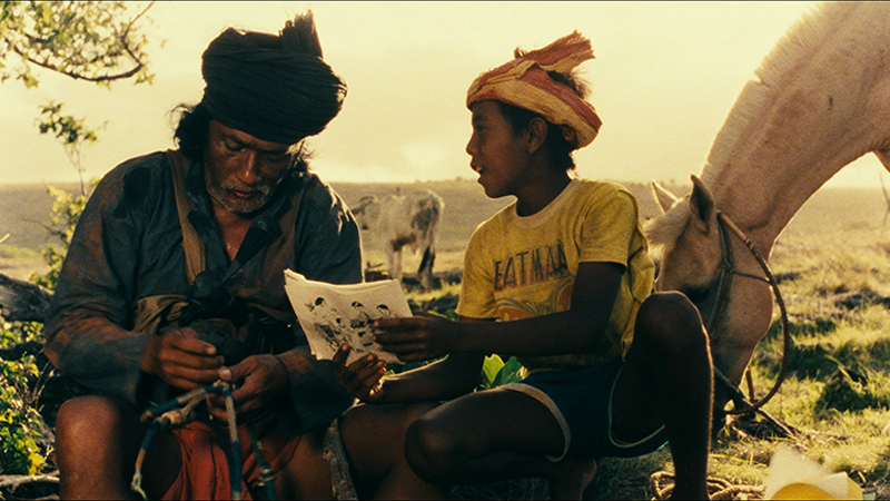 A still from Garin Nugroho's Surat Untuk Bidadari. Made with extensive cooperation from the local population, the rituals and ceremonies performed by the villagers in the film were real. Courtesy of Garin Nugroho.